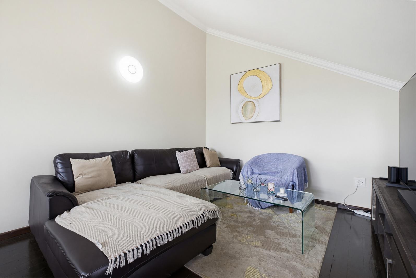 Apartment in Bryanston - View 4