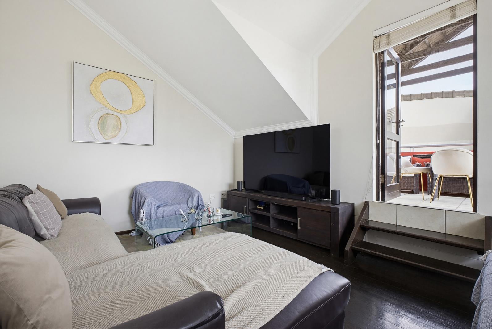 Apartment in Bryanston - View 5