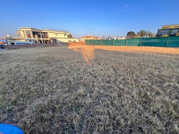 1 282 m² Land