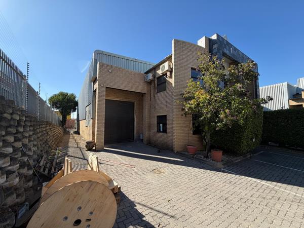 348 m² Industrial space