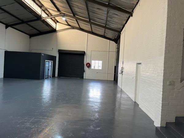 369 m² Industrial space