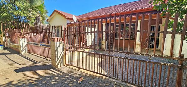 6 Bedroom House