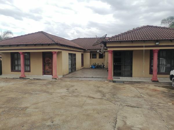 6 Bedroom House