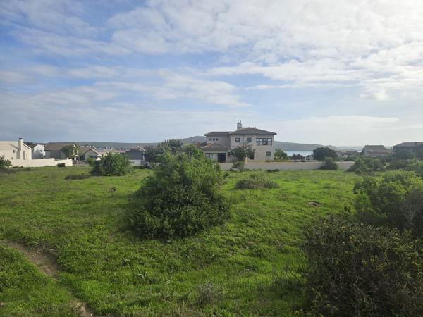 768 m² Land