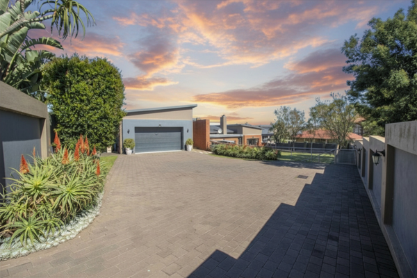 5 Bedroom House