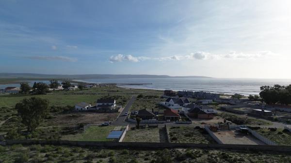 600 m² Land