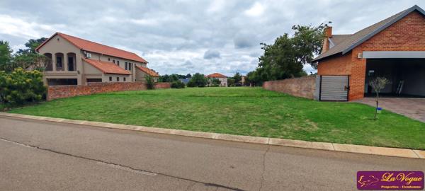 868 m² Land