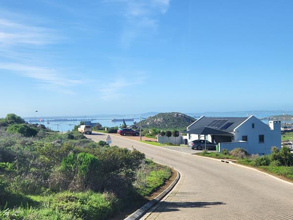 612 m² Land