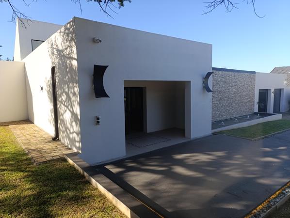 6 Bedroom House