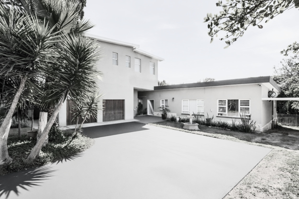 8 Bedroom House