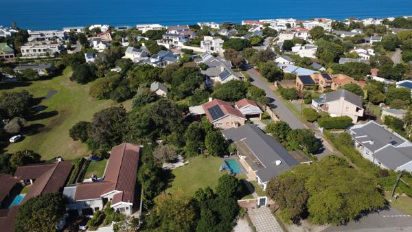 709 m² Land