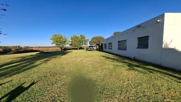 2 430 m² Farm