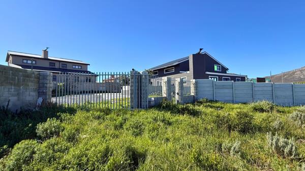 596 m² Land