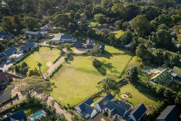 1 812 m² Land