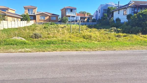 555 m² Land