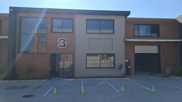 1 050 m² Industrial space