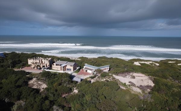 813 m² Land