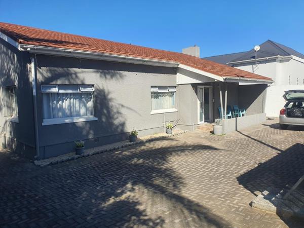 200 m² Office Space
