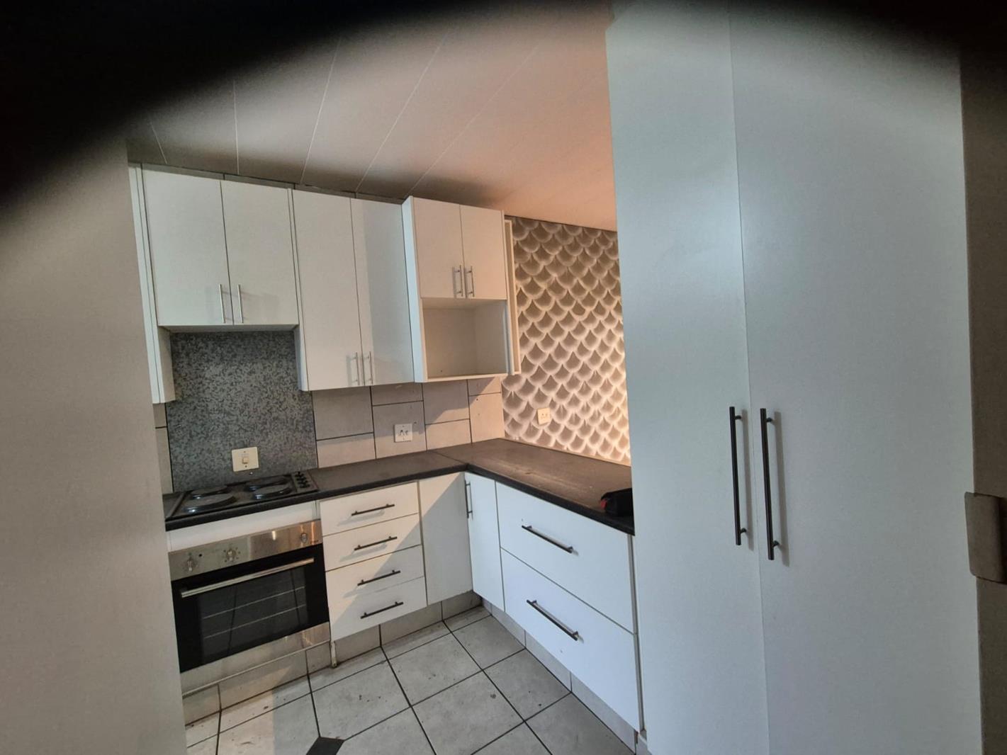 Apartment in Thembisa, Birch Acres, Ekurhuleni Ward 13 - View 4