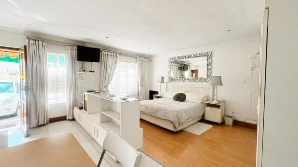 9 Bedroom House