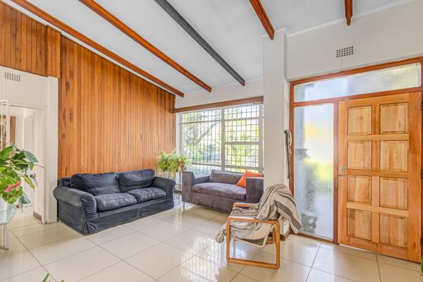 6 Bedroom House