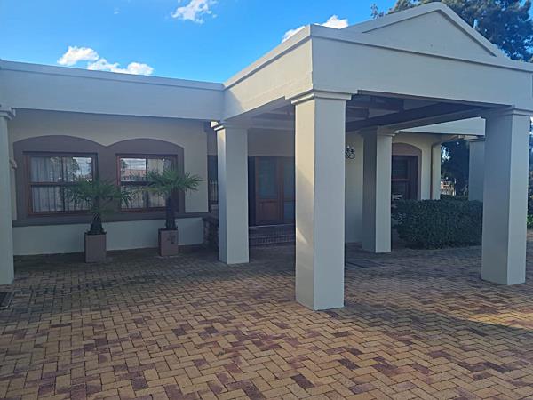 6 Bedroom House