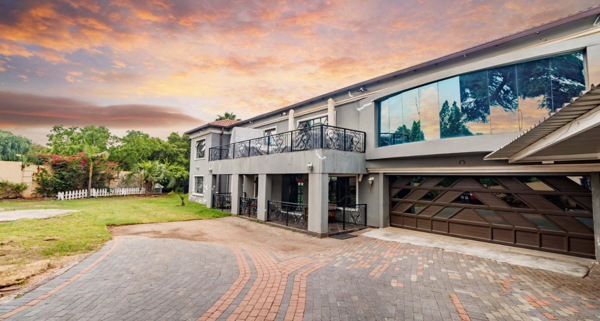 6 Bedroom House