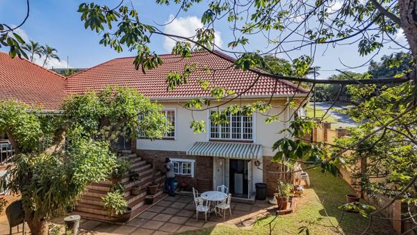 6 Bedroom House