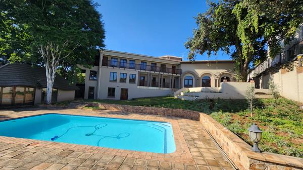 6 Bedroom House