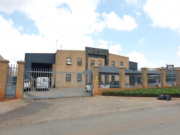 1 030 m² Industrial space