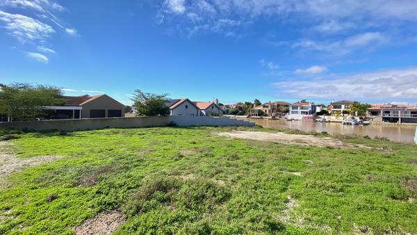 1 069 m² Land