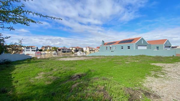1 069 m² Land