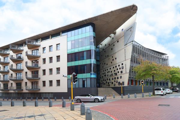 304 m² Commercial space