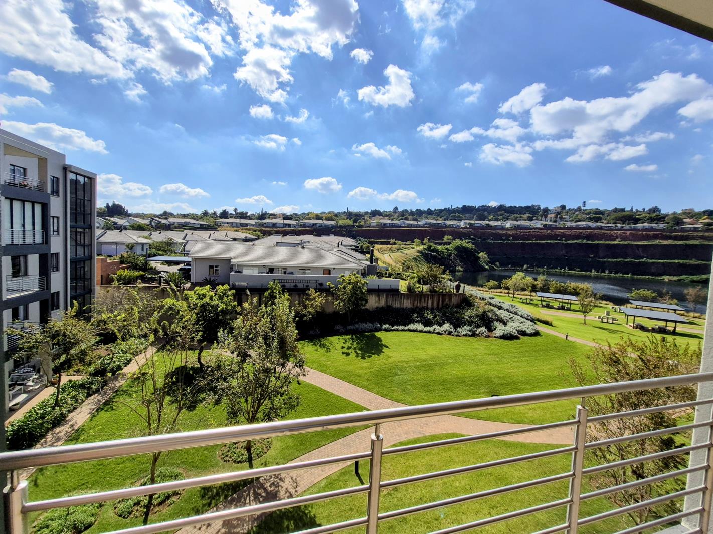 2 Bedroom Apartment in Waterkloof