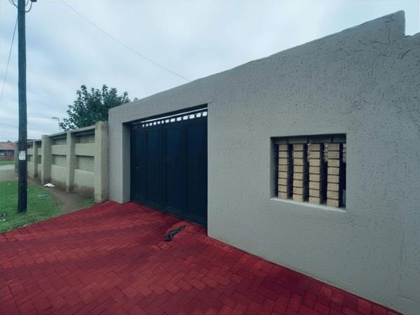 2 Bedroom House