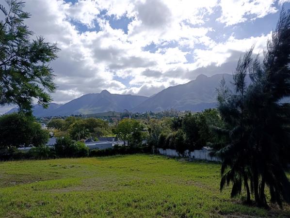2 140 m² Land