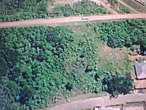 1 798 m² Land