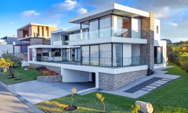 6 Bedroom House