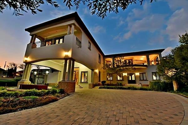 5 Bedroom House