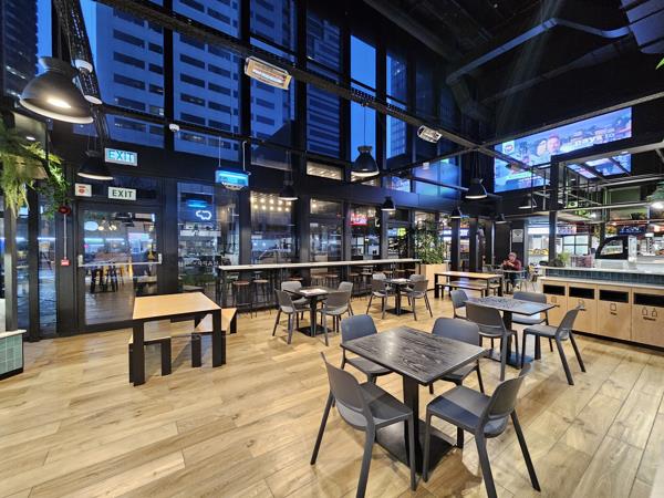 956 m² Commercial space