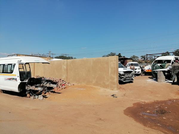 400 m² Land