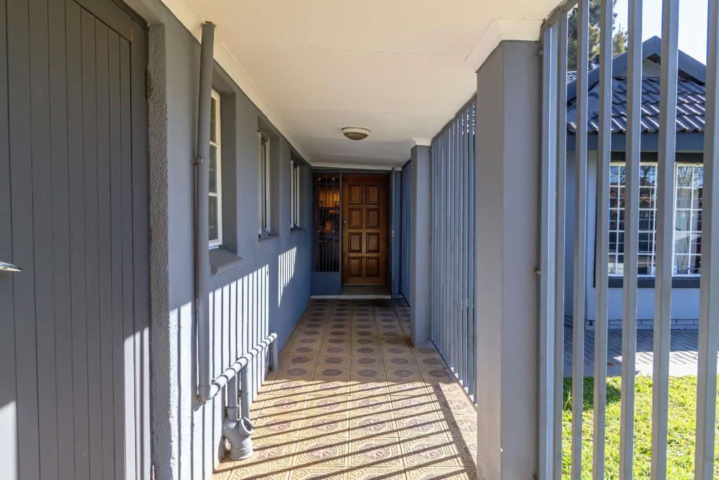 5 Bedroom House