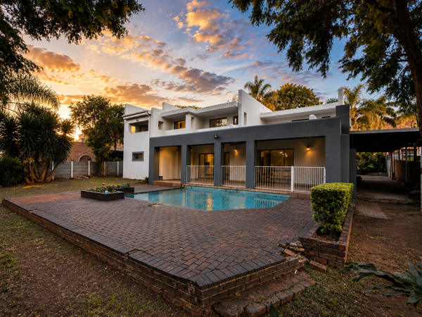 6 Bedroom House