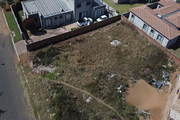 810 m² Land