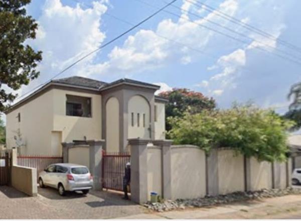 12 Bedroom House
