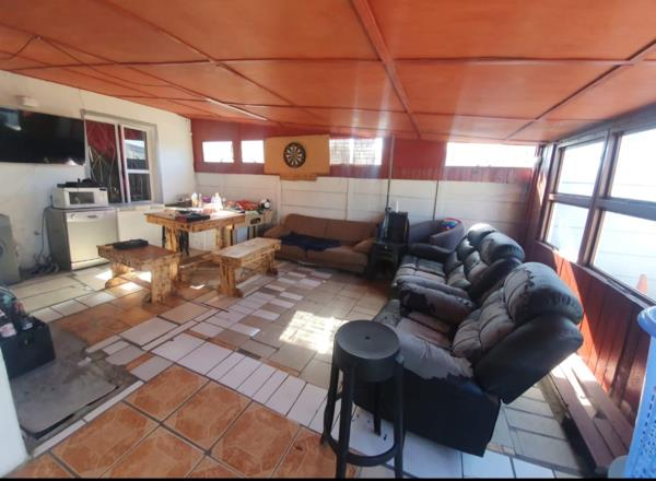 6 Bedroom House
