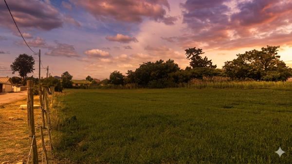 758 m² Land