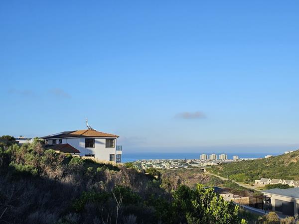 800 m² Land