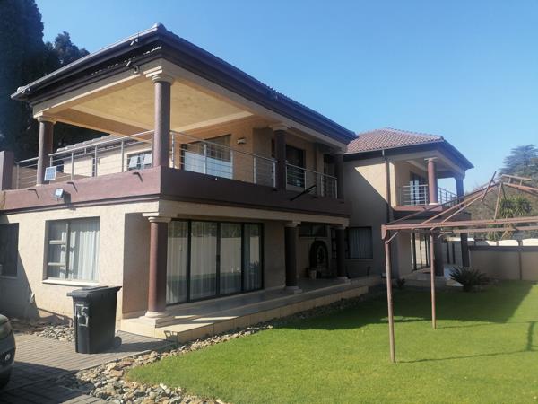 6 Bedroom House