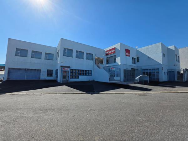 906 m² Commercial space